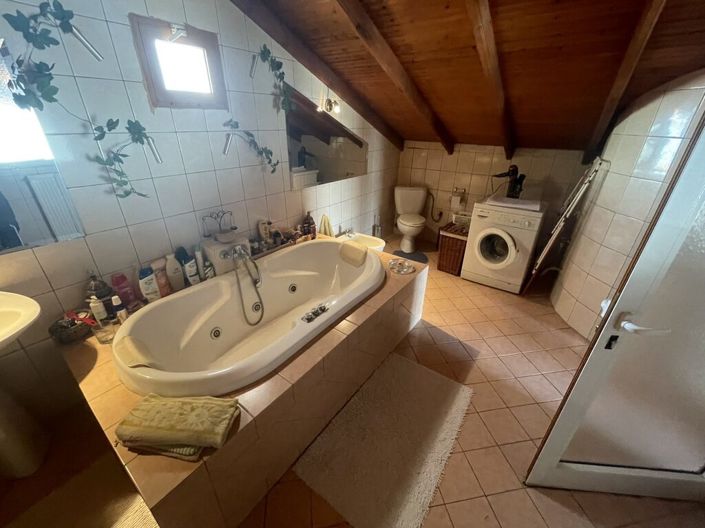 Image No.14-2 Bed Maisonette for sale