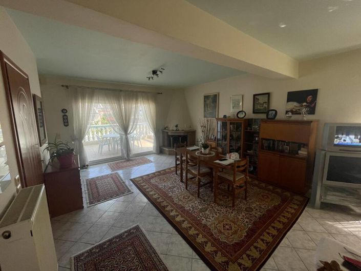 Image No.7-2 Bed Maisonette for sale