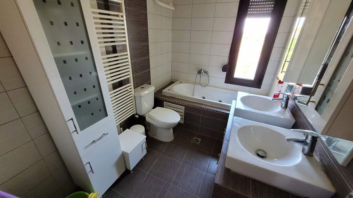 Image No.20-3 Bed Villa for sale