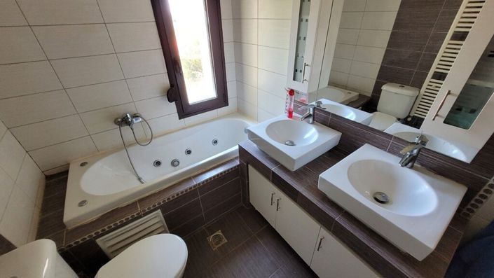 Image No.21-3 Bed Villa for sale