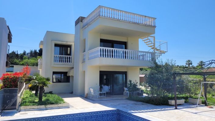 Image No.3-3 Bed Villa for sale