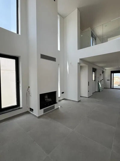 Image No.14-2 Bed Maisonette for sale