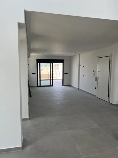 Image No.15-2 Bed Maisonette for sale