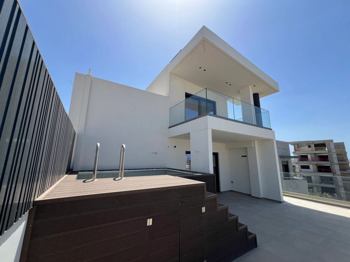 Image No.24-2 Bed Maisonette for sale