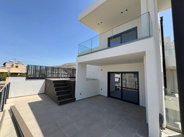 Image No.4-2 Bed Maisonette for sale