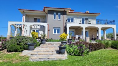 Photo 1 - Villa 330 m² in Central Macedonia