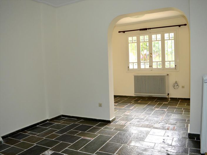 Image No.10-5 Bed Property for sale