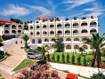 Photo 1 - Hotel 2000 m² in Peloponnisos