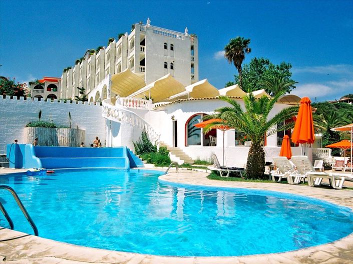 Image No.3-Un hôtel à vendre à Antirrio