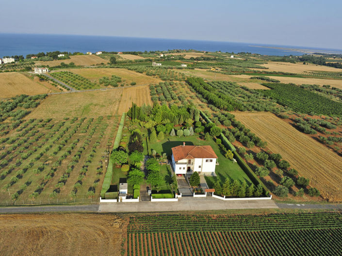 Image No.1-6 Bed Villa for sale