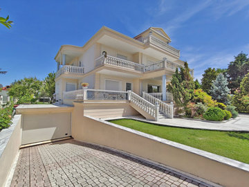 Photo 1 - Villa 697 m² in Central Macedonia