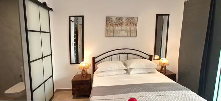Image No.11-4 Bed Flat for sale