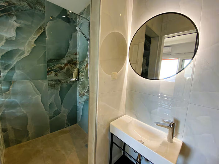 Image No.21-4 Bed Flat for sale