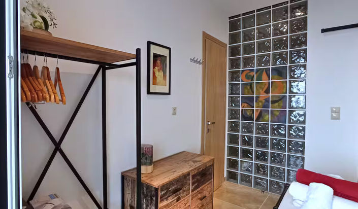 Image No.28-4 Bed Flat for sale