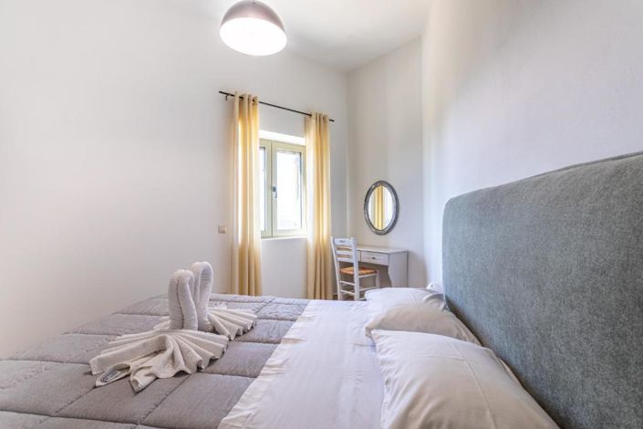 Image No.14-3 Bed Property for sale