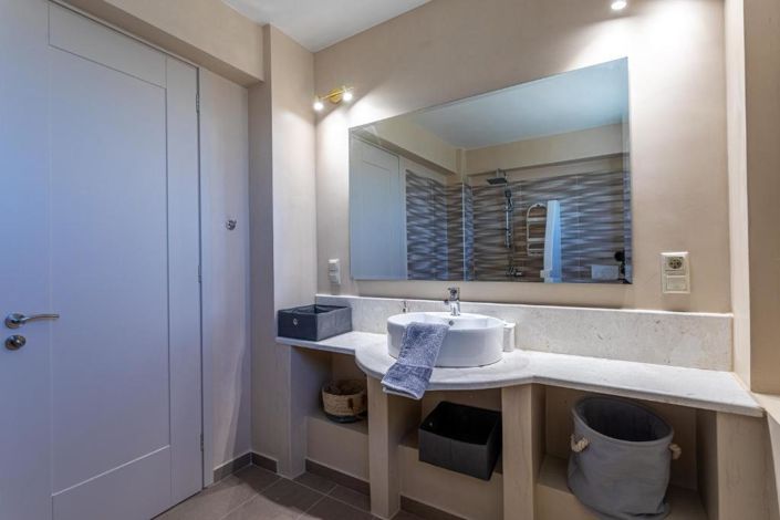 Image No.20-3 Bed Property for sale