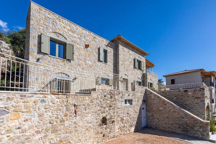 Image No.24-3 Bed Property for sale