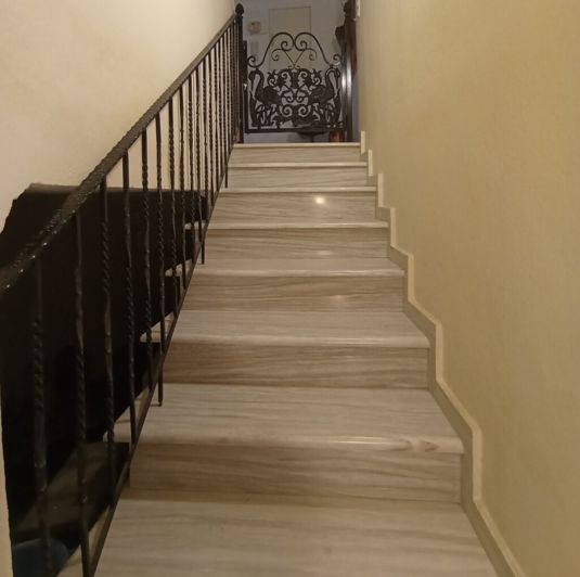 Image No.20-6 Bed Property for sale