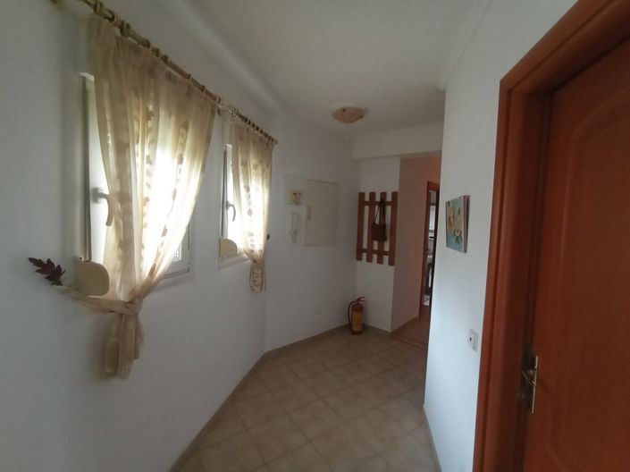 Image No.23-6 Bed Property for sale