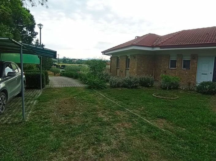 Image No.4-6 Bed Property for sale