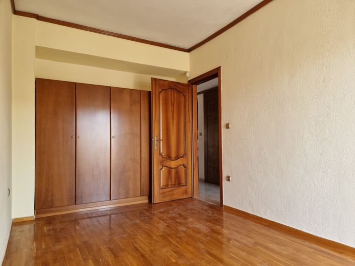 Image No.27-3 Bed Maisonette for sale