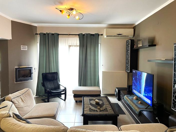 Image No.17-3 Bed Property for sale