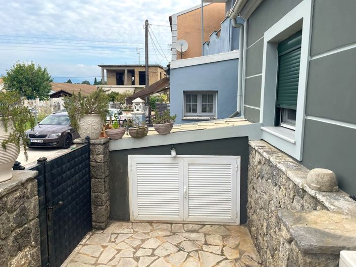 Image No.27-3 Bed Property for sale