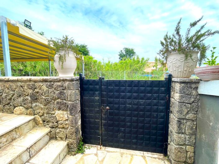 Image No.29-3 Bed Property for sale