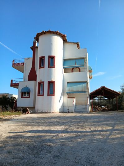 Image No.11-3 Bed Maisonette for sale