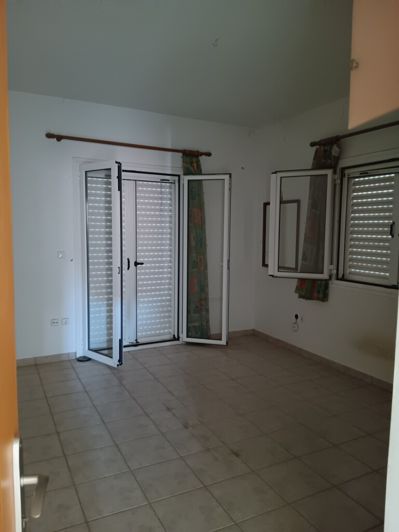 Image No.8-3 Bed Maisonette for sale