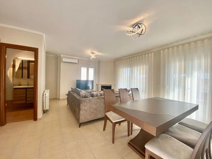 Image No.6-3 Bed Maisonette for sale