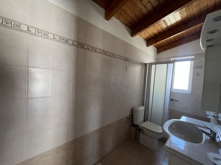 Image No.18-3 Bed Maisonette for sale