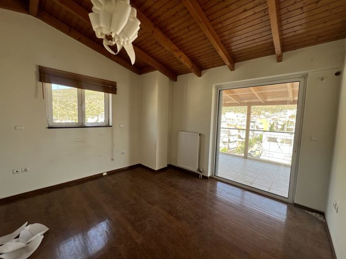 Image No.19-3 Bed Maisonette for sale