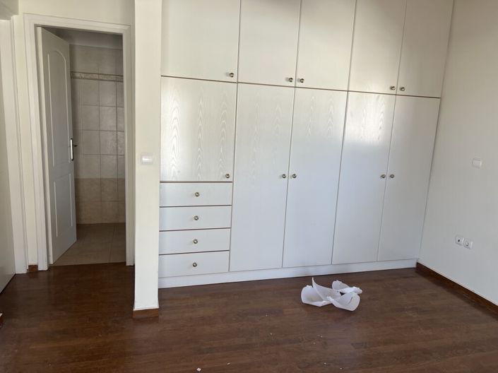 Image No.24-3 Bed Maisonette for sale