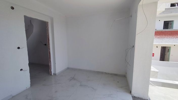 Image No.15-3 Bed Maisonette for sale