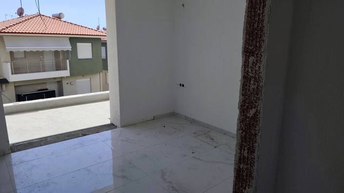 Image No.17-3 Bed Maisonette for sale