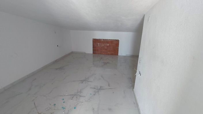 Image No.18-3 Bed Maisonette for sale