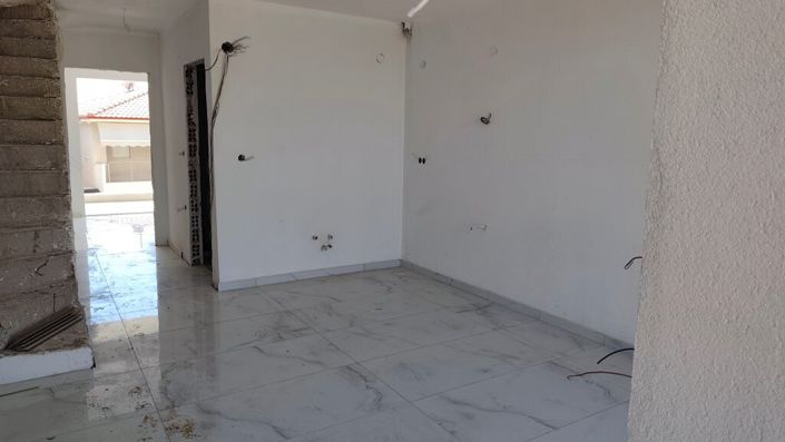 Image No.8-3 Bed Maisonette for sale