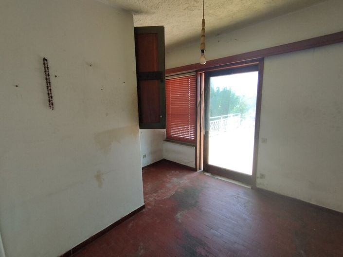 Image No.18-1 Bed Property for sale