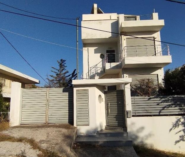 Image No.1-Propriété de 11 chambres à vendre à Lagonisi