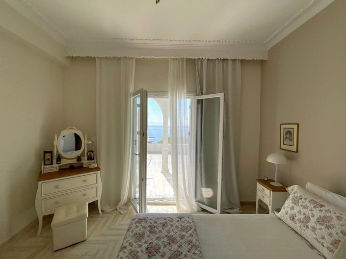 Image No.13-4 Bed Property for sale