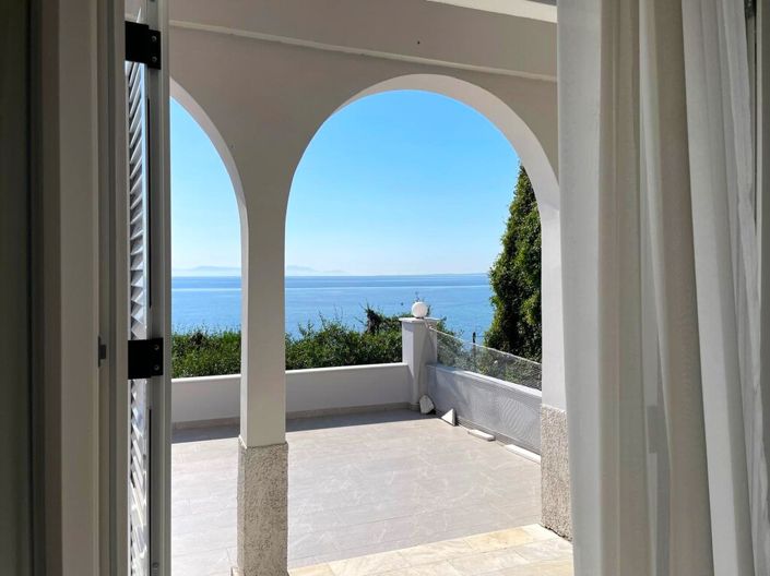Image No.2-4 Bed Property for sale