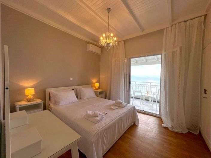 Image No.22-4 Bed Property for sale