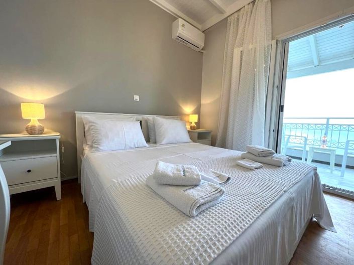 Image No.26-4 Bed Property for sale