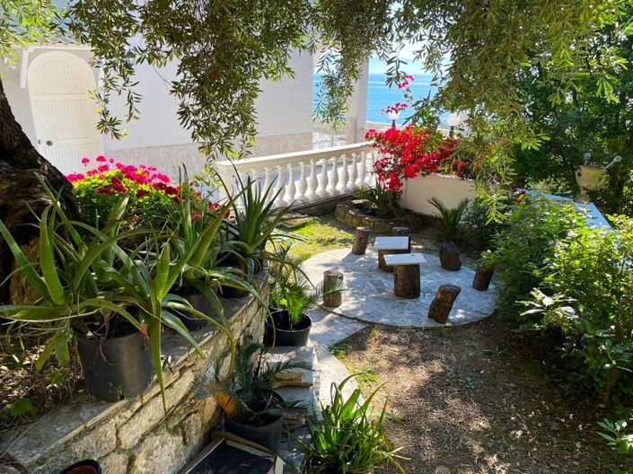Image No.6-4 Bed Property for sale