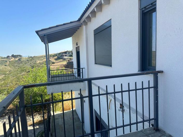 Image No.15-5 Bed Property for sale