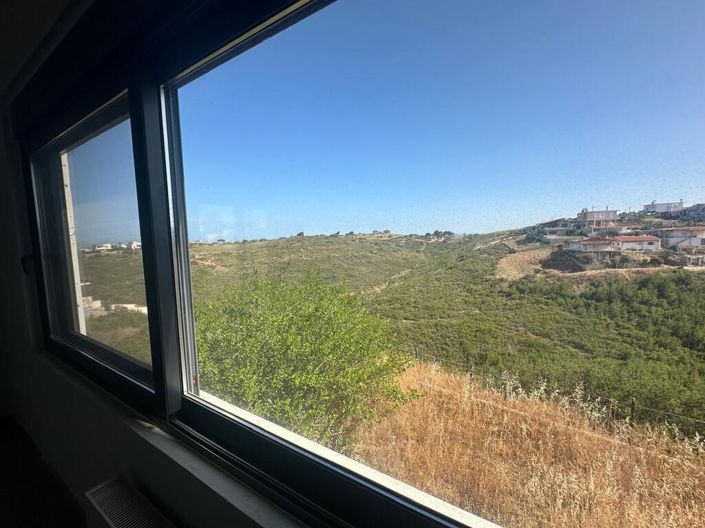 Image No.28-5 Bed Property for sale