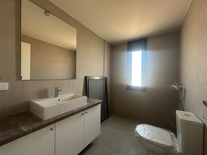 Image No.5-5 Bed Property for sale