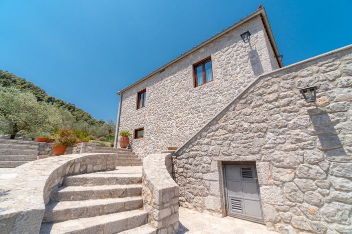 Image No.26-7 Bed Villa for sale