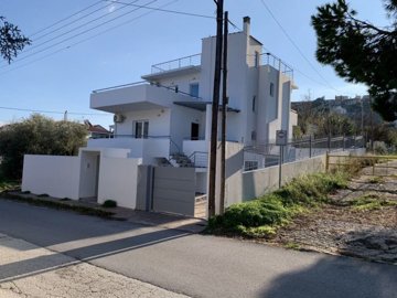 1 - Lagonisi, Property